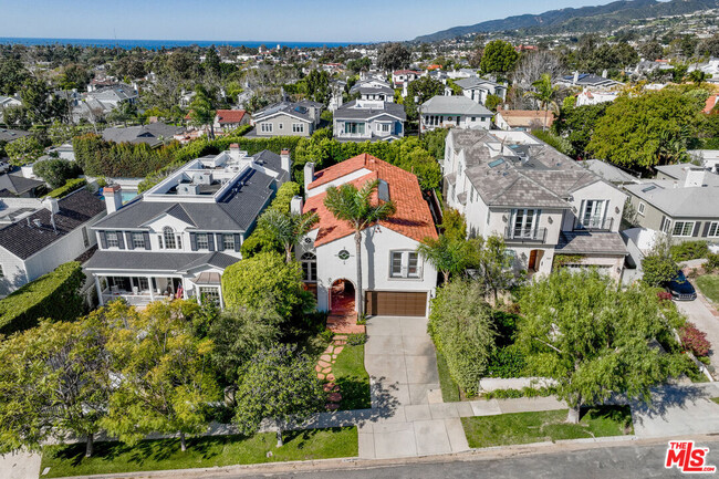 Building Photo - 1019 Chautauqua Blvd