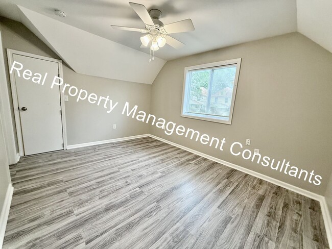Building Photo - Stylishly Updated 3-Bedroom, 3-Bath Home –...