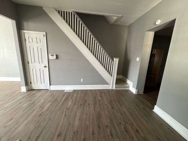 Building Photo - 2-3 Bedroom 1 Bath House-York City SD