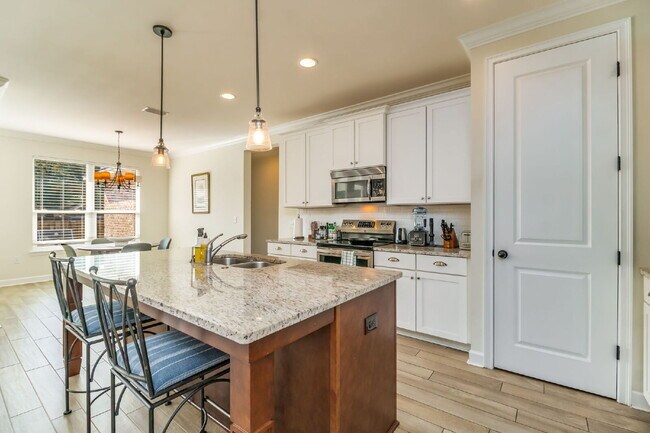 Building Photo - Beautiful 3BR / 2BA Home – Built 2019 – Fort Walton Beach