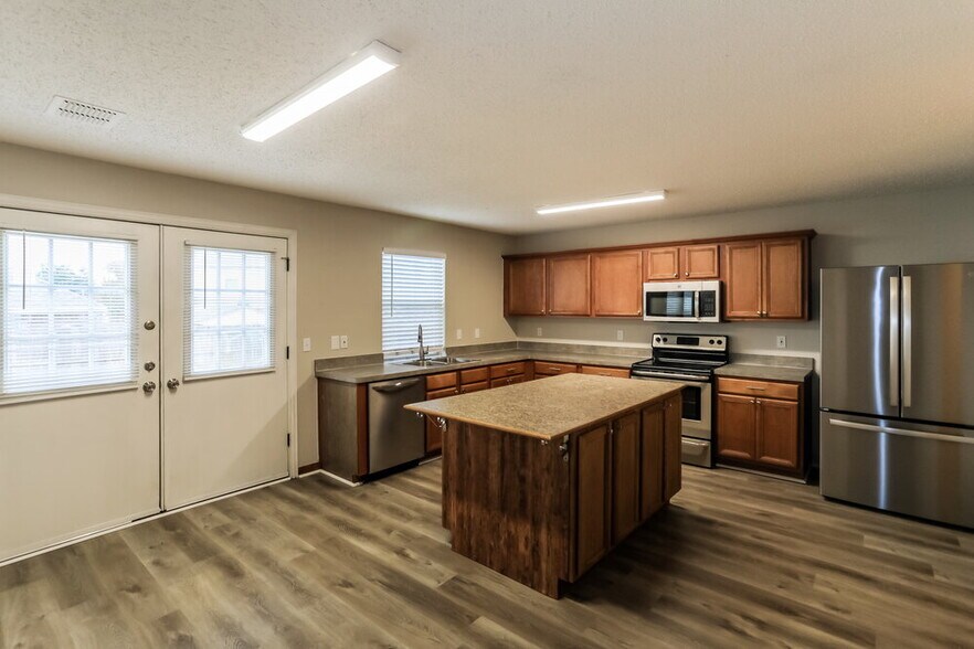 Building Photo - 10173 Chapel Springs Trail