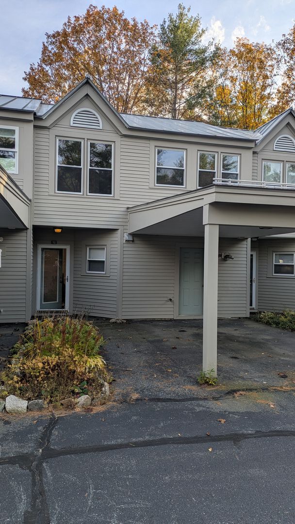 Building Photo - Spacious Three Bedroom Condo