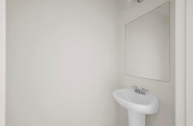 Building Photo - 14882 Calderon Dr