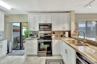 Building Photo - 10663 Ocean Palm Way