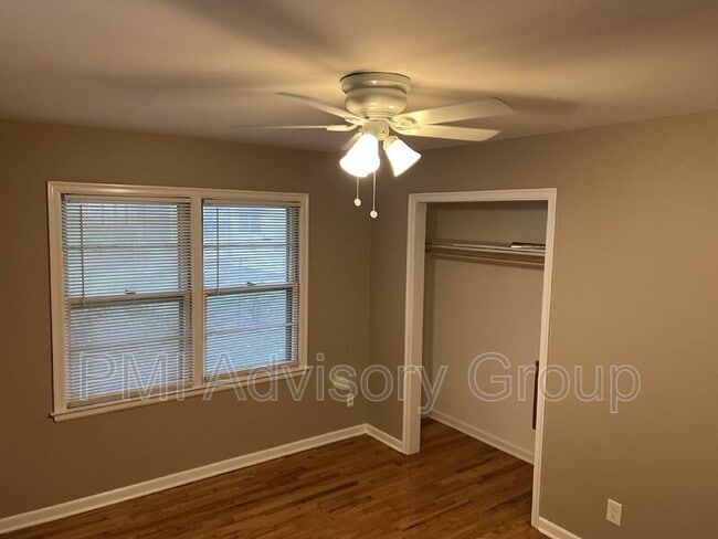 Building Photo - 3533 SW 9th St