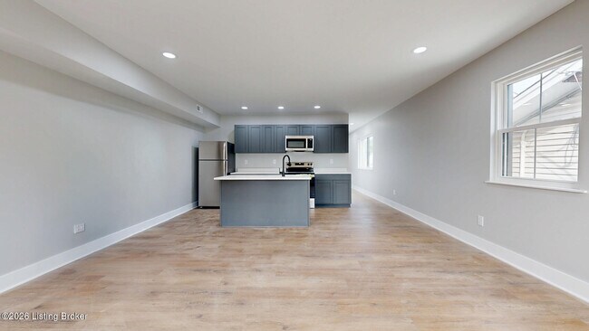 Building Photo - 116 Bauer Ave