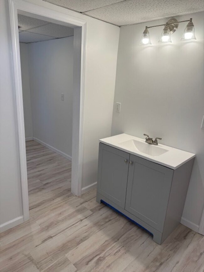 Building Photo - 16 Knightville Dam Road