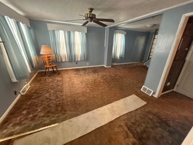 Building Photo - 195 Roland St