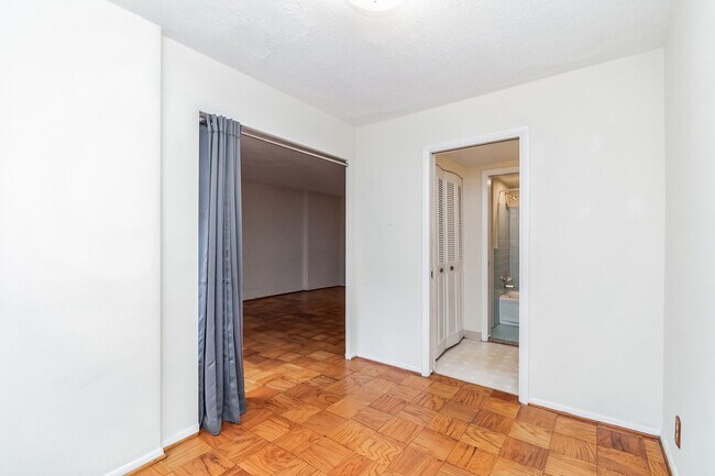 Building Photo - 1420 N Street NW #605
