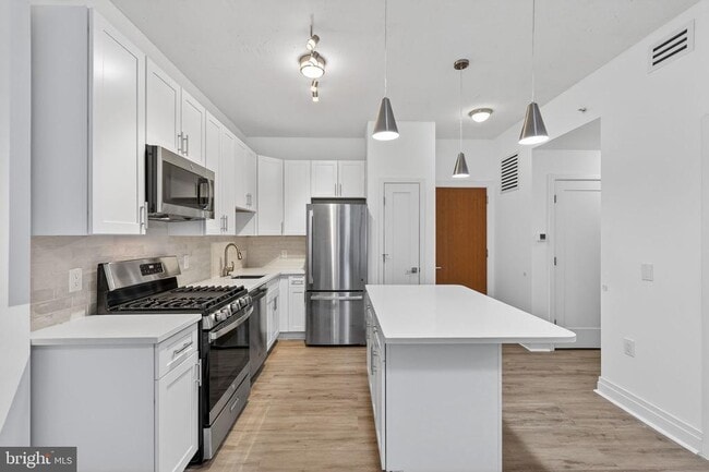 Building Photo - 2120 Vermont Ave NW