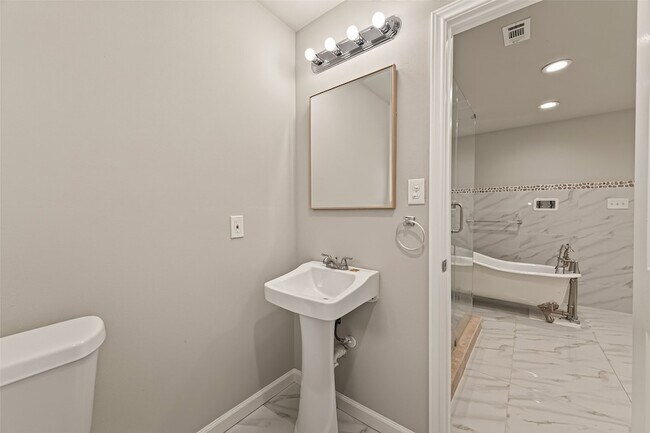 Building Photo - 5207 Bent Bough Ln