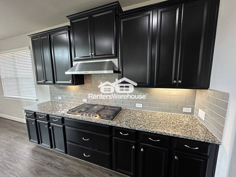 Building Photo - 4213 Valley Oaks Dr