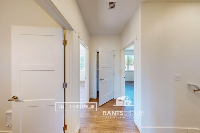 Building Photo - Brand New! Modern Home in Trestlewood – Wh...