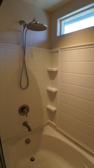 Building Photo - 5532 Autumn Cliffs Way