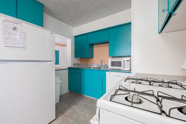 Building Photo - Charming 2-Bedroom Home in Aztec, NM - Per...