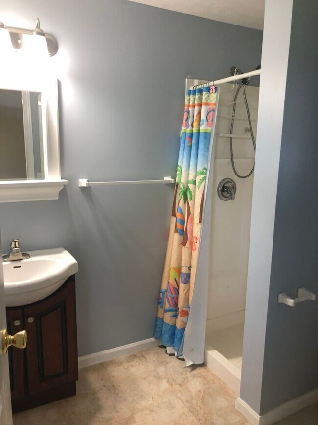 Building Photo - Home for rent in Bellevue!