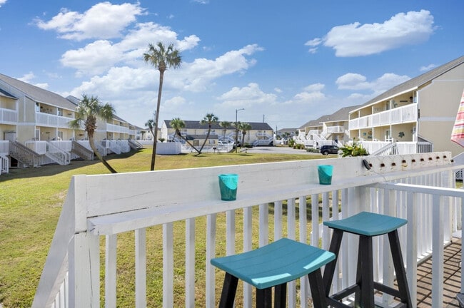 Building Photo - 775 Gulf Shore Dr