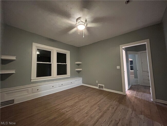 Building Photo - 3415 Altamont Rd