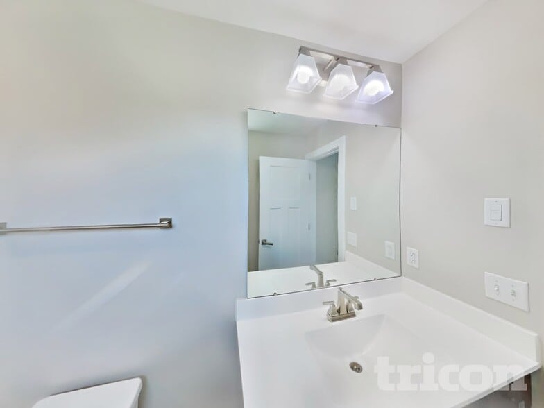 Building Photo - 5120 Kensal Dr