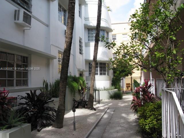 Building Photo - 1250 Drexel Ave