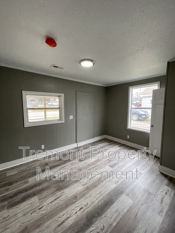 Building Photo - 1710 South Kelley Street