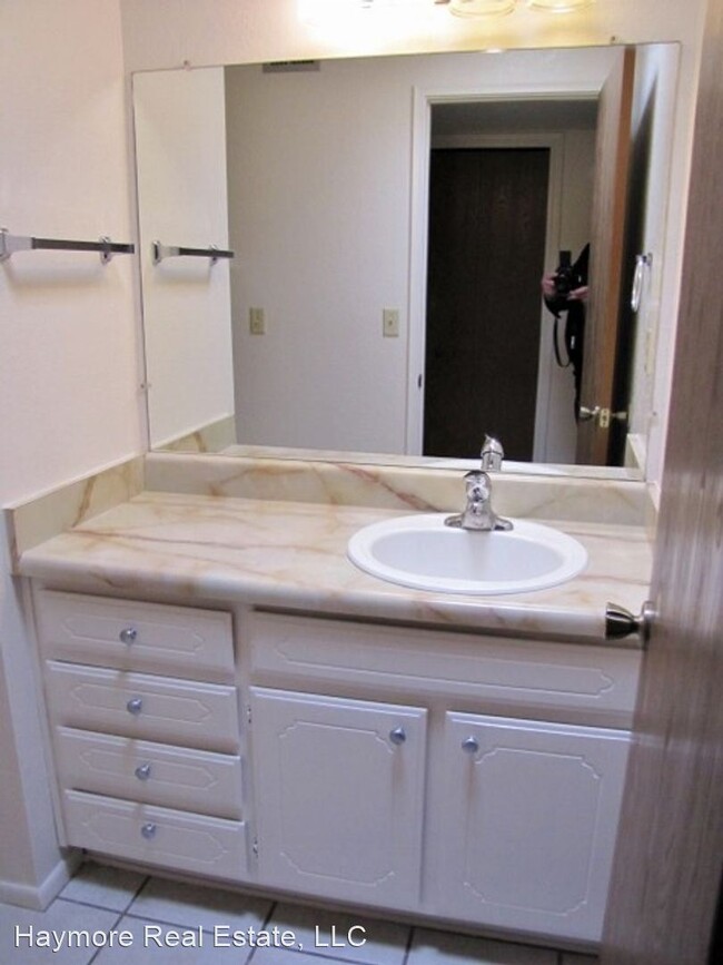 Building Photo - 2 br, 2 bath House - 1241 Carmelita Drive