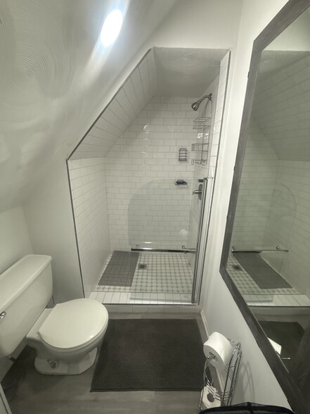 Building Photo - 1222 Lenox Ave