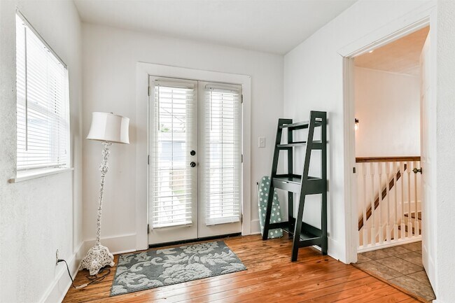 Building Photo - 1309 Ursuline St