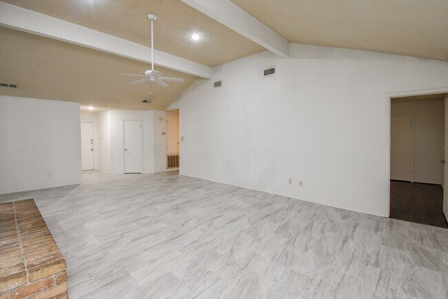 Building Photo - 2710 Sicklepod Dr