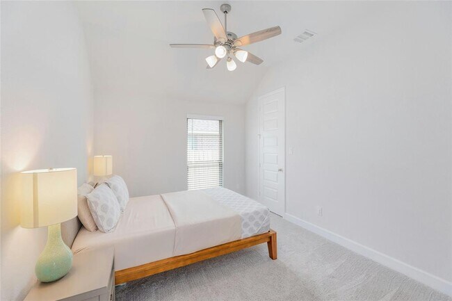 Building Photo - 14525 Kira Ln