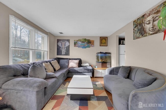 Building Photo - 89 Doe Ct