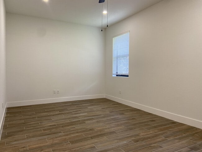 Building Photo - 365 Bella Sol Way