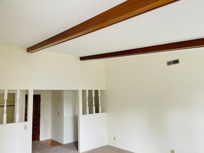 Building Photo - Wonderful South Salem Home in great neighborhood.