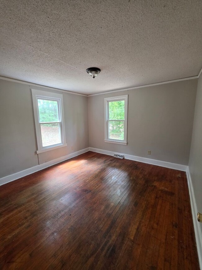 Building Photo - 1407 Jerome Dr