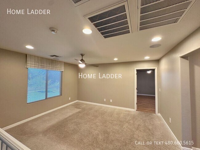 Building Photo - 33343 N Mildred Ln