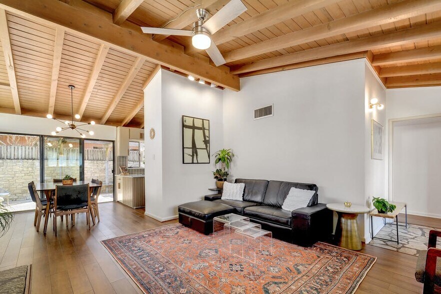 Building Photo - 1813 Dexter St