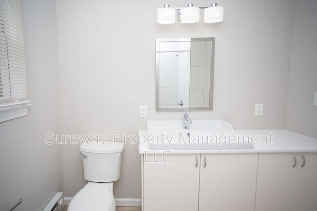 Building Photo - 37 Claypoole Ave