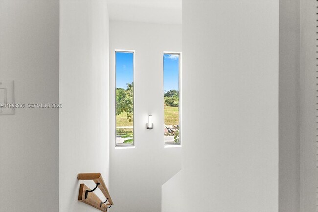 Building Photo - 428 SW 1st St