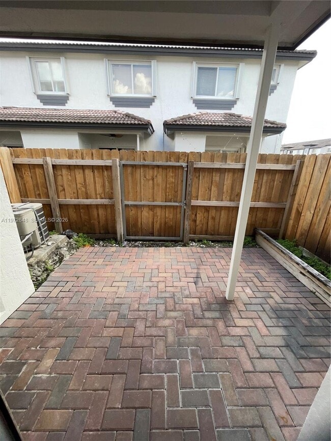 Building Photo - 2203 SE 23rd Ave