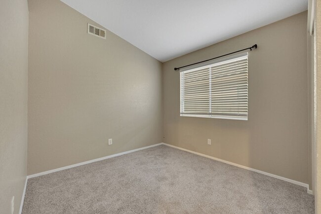 Building Photo - Single Story with a pool