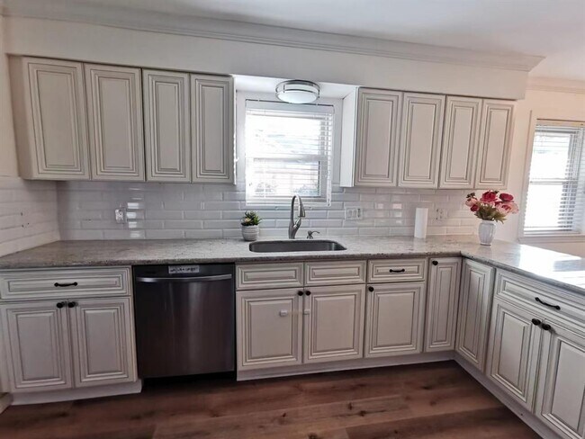 Building Photo - 5054 Yarwell Dr
