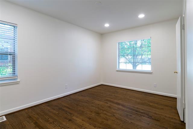 Building Photo - 4023 Park Ln