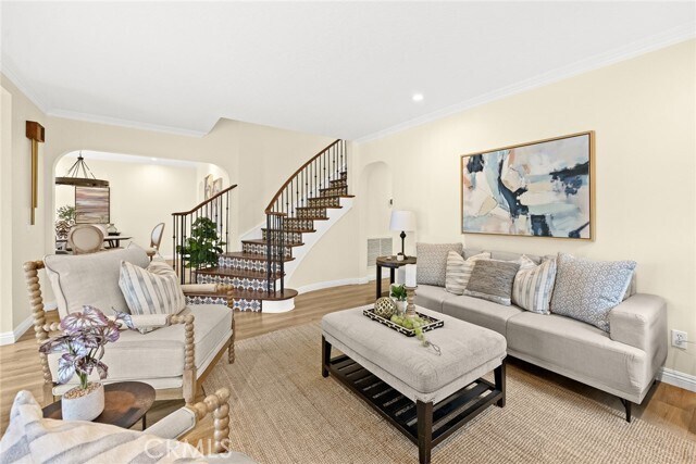 Building Photo - 1647 N Santa Anita Ave