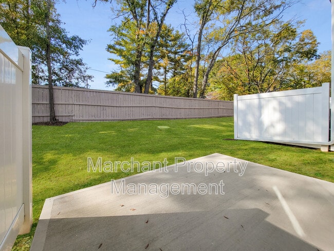 Building Photo - 111 Marthawood Ln