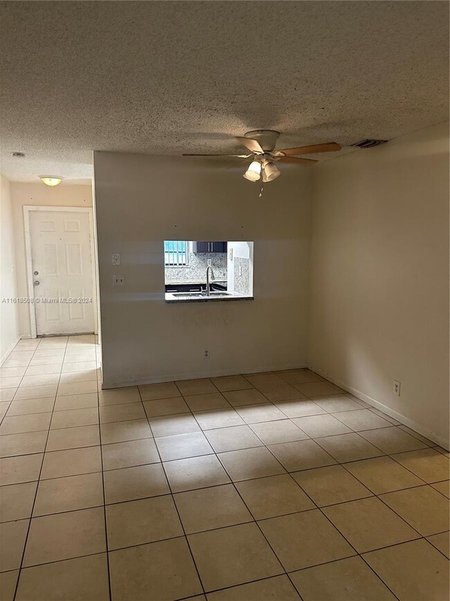 Building Photo - 2302 Coral Springs Dr