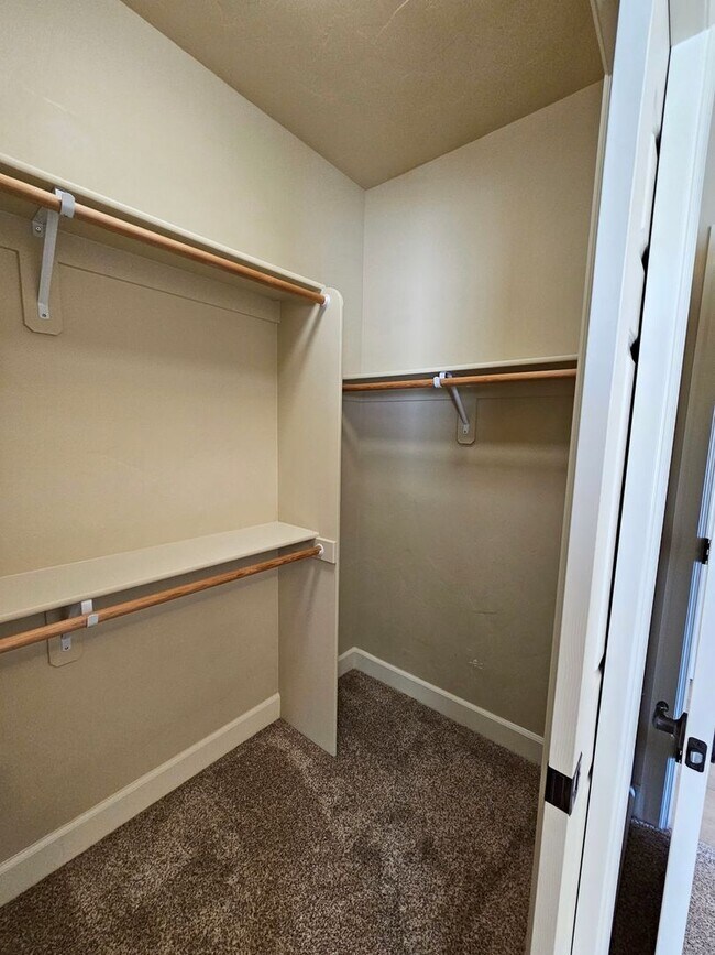 Building Photo - 2817 Tuscanna Dr