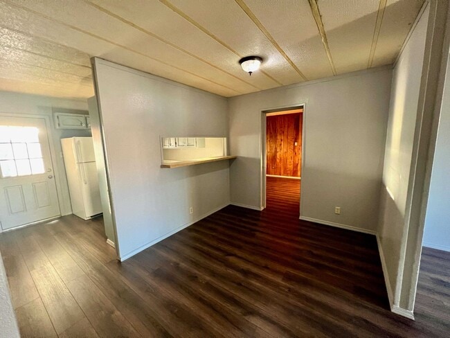 Building Photo - 202 Lobo Loop