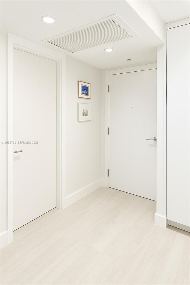 Building Photo - 2301 Collins Ave