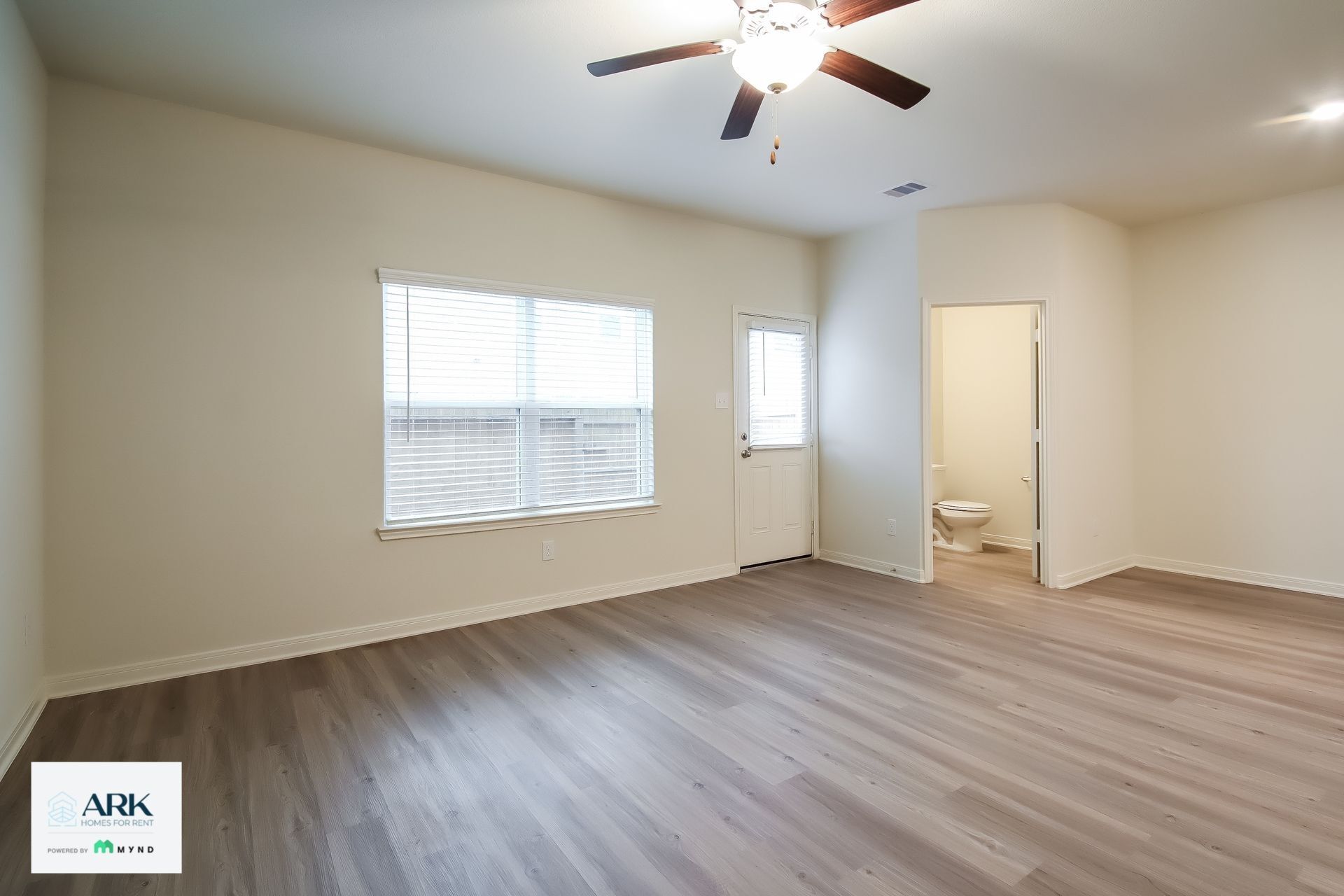 Building Photo - 560 Solomon Ln
