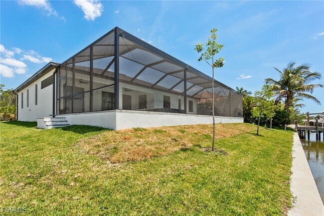 Building Photo - 2702 Old Burnt Store Rd N